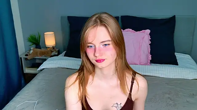 ElfieWhite online show from 05-01-26, 06:12