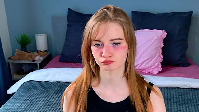 ElfieWhite online show from 05-06-26, 04:23