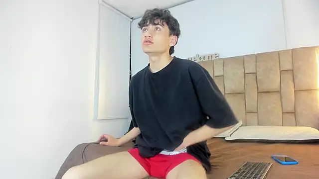 Snapshot of Noir_Sebas chatting on 03-01-26, 03:19 Noir Sebas online show from 03-01-26, 03:19