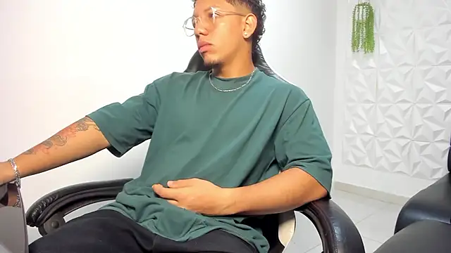 MaxSeduce23 online show from 02-19-26, 01:07