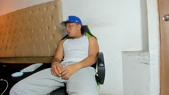 MaxSeduce23 online show from 02-24-26, 01:20