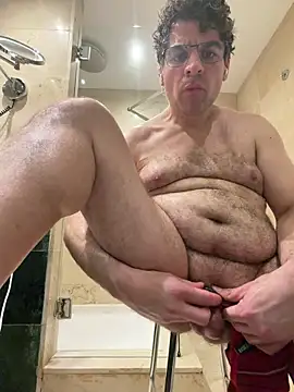 Snapshot of Spaindildoplay chatting on 02-14-26, 03:31 Spaindildoplay online show from 02-14-26, 03:31