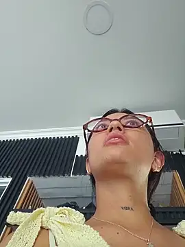 Roma xxx online show from 05-19-26, 08:59