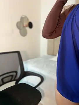 Snapshot of rashaaa_ chatting on 03-01-26, 02:13 rashaaa online show from 03-01-26, 02:13