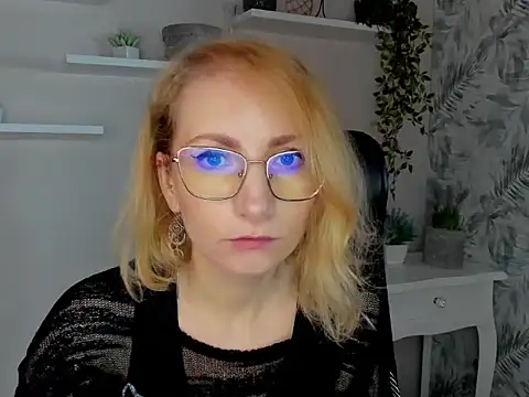 CinderellaMoon online show from 02-23-26, 06:22