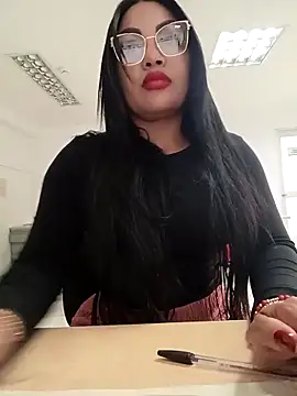 Snapshot of ValeriaVilla2 chatting on 02-18-26, 09:33 ValeriaVilla2 online show from 02-18-26, 09:33