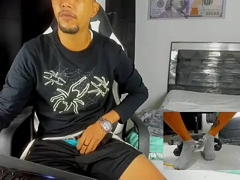 Snapshot of badboy_master chatting on 02-17-26, 01:35 badboy master online show from 02-17-26, 01:35