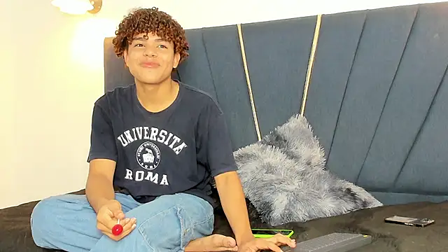 Snapshot of kleiver_cum18 chatting on 02-17-26, 01:07 kleiver cum18 online show from 02-17-26, 01:07