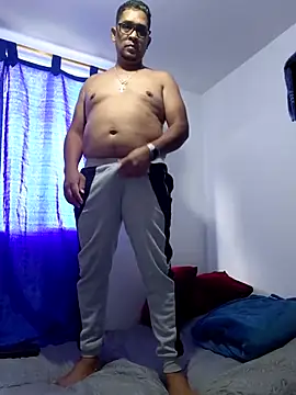 Snapshot of gordogruesa chatting on 02-18-26, 08:49 gordogruesa online show from 02-18-26, 08:49