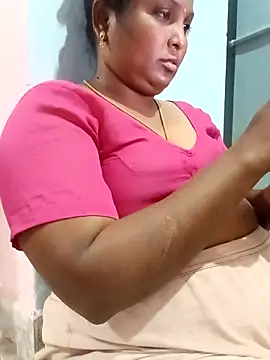 Snapshot of tamilkaviya431 chatting on 02-21-26, 09:49 tamilkaviya431 online show from 02-21-26, 09:49