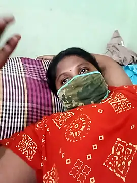 Snapshot of tamilkaviya431 chatting on 04-18-26, 05:22 tamilkaviya431 online show from 04-18-26, 05:22