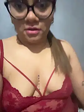 Snapshot of ludmila_x chatting on 02-17-26, 02:30 ludmila x online show from 02-17-26, 02:30