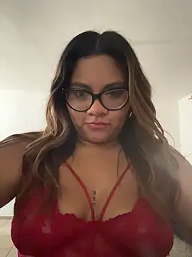 Snapshot of ludmila_x chatting on 06-07-26, 05:06 ludmila x online show from 06-07-26, 05:06