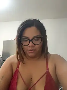 Snapshot of ludmila_x chatting on 06-20-26, 02:20 ludmila x online show from 06-20-26, 02:20
