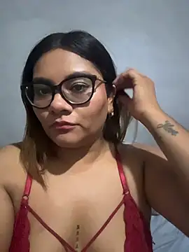 Snapshot of ludmila_x chatting on 07-16-26, 05:57 ludmila x online show from 07-16-26, 05:57