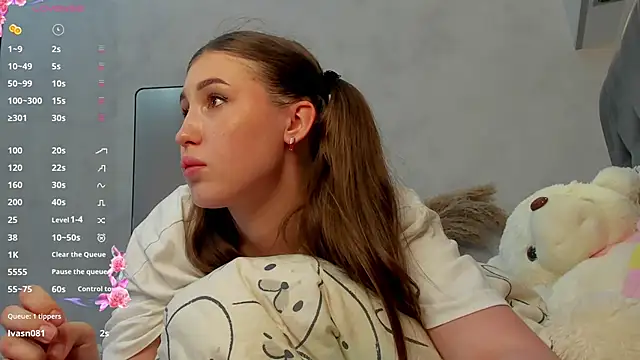 Emily Lews online show from 06-27-26, 12:22