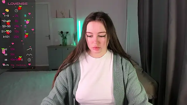 Snapshot of Laura_CollinsS chatting on 03-16-26, 01:00 Laura CollinsS online show from 03-16-26, 01:00