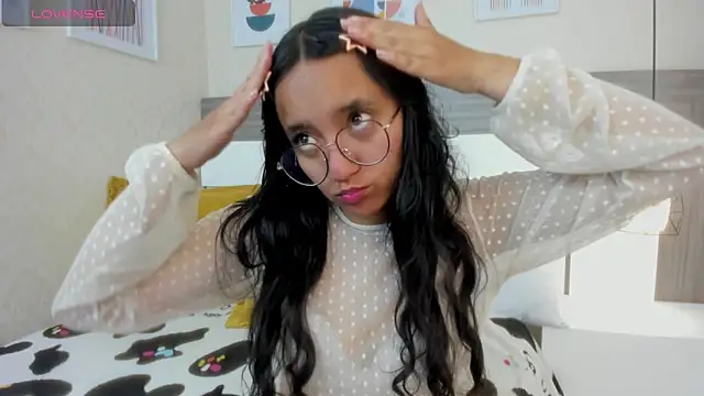 Snapshot of Emilyblussh chatting on 02-28-26, 03:57 Emilyblussh online show from 02-28-26, 03:57