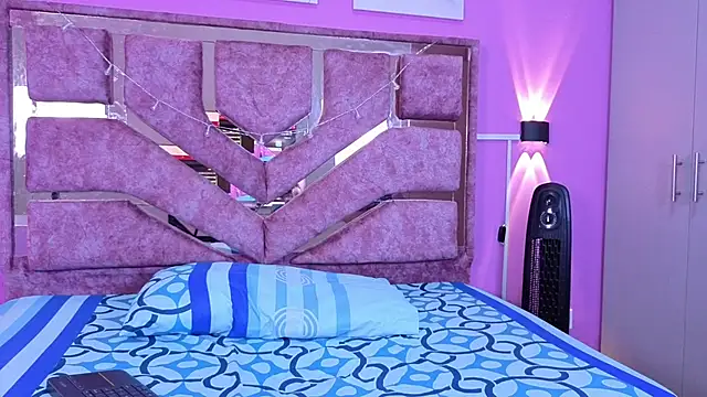 Snapshot of mia_honey_lov chatting on 03-27-26, 12:16 mia honey lov online show from 03-27-26, 12:16