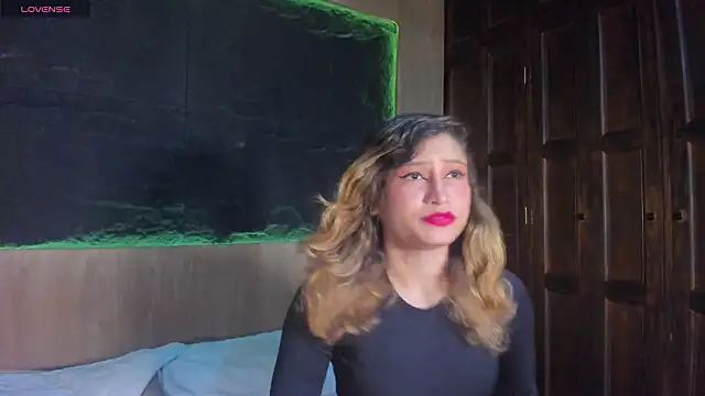 Snapshot of Annie_lorin chatting on 02-21-26, 10:27 Annie lorin online show from 02-21-26, 10:27