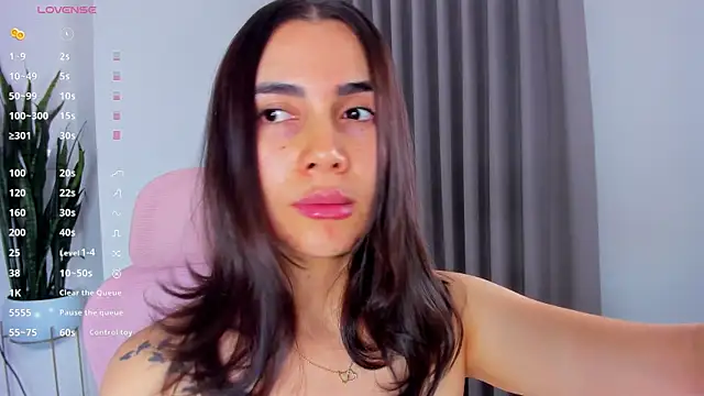 Snapshot of sara_ospina22 chatting on 07-23-26, 07:34 sara ospina22 online show from 07-23-26, 07:34