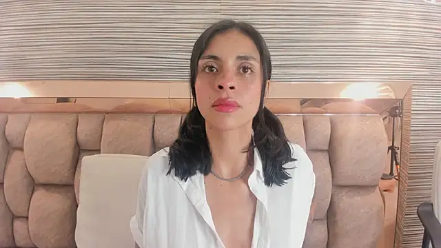 Snapshot of annie_shine_ chatting on 02-20-26, 12:16 annie shine online show from 02-20-26, 12:16