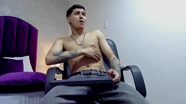 Snapshot of JoshBeech chatting on 02-18-26, 01:18 JoshBeech online show from 02-18-26, 01:18