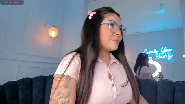 Zafiro21  online show from 04-15-26, 08:53