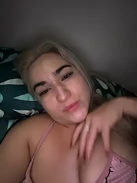 Snapshot of violet-grey chatting on 02-14-26, 01:19 violet-grey online show from 02-14-26, 01:19