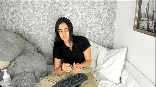 Snapshot of Anika_H chatting on 05-02-26, 01:05 Anika H online show from 05-02-26, 01:05