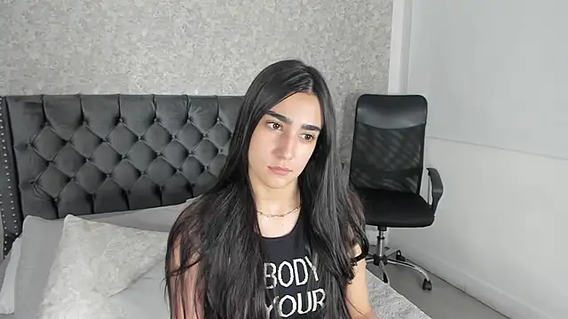 Snapshot of Anika_H chatting on 05-29-26, 12:36 Anika H online show from 05-29-26, 12:36