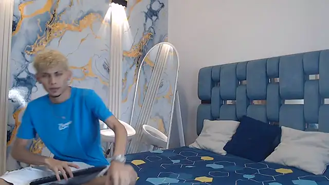 YOUNG BOYS HELL online show from 05-23-26, 01:11