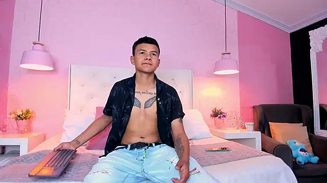 Snapshot of TylerGandi chatting on 02-26-26, 08:08 TylerGandi online show from 02-26-26, 08:08