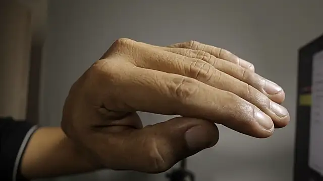 Im Velora online show from 02-15-26, 04:25