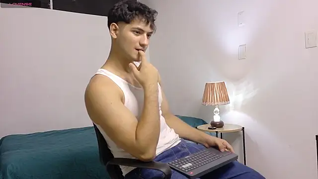 Snapshot of Kael_Switch chatting on 02-24-26, 01:25 Kael Switch online show from 02-24-26, 01:25