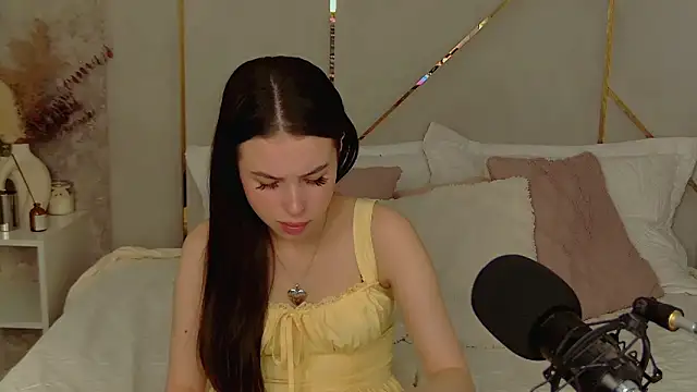 Snapshot of LanaLedger chatting on 02-22-26, 10:36 LanaLedger online show from 02-22-26, 10:36