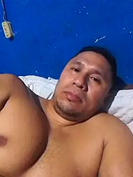 Snapshot of deiner13 chatting on 02-21-26, 04:02 deiner13 online show from 02-21-26, 04:02