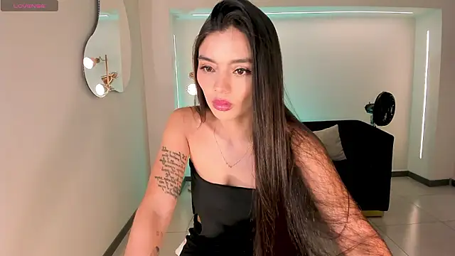 Snapshot of JulietteMoreau chatting on 03-01-26, 05:04 JulietteMoreau online show from 03-01-26, 05:04