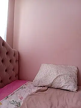 kiki milu online show from 04-06-26, 05:36