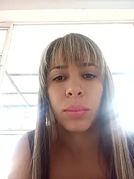 Snapshot of kiki_milu chatting on 04-18-26, 04:44 kiki milu online show from 04-18-26, 04:44