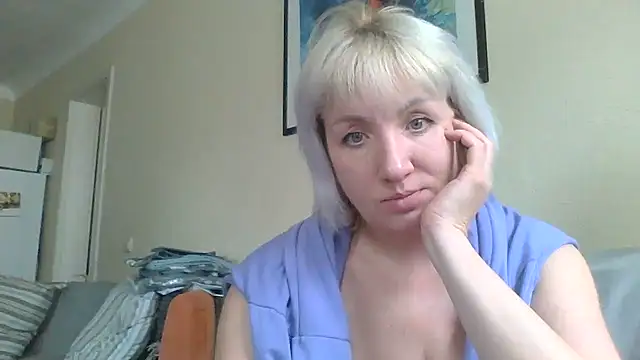 Snapshot of Alena1107 chatting on 02-17-26, 01:51 Alena1107 online show from 02-17-26, 01:51