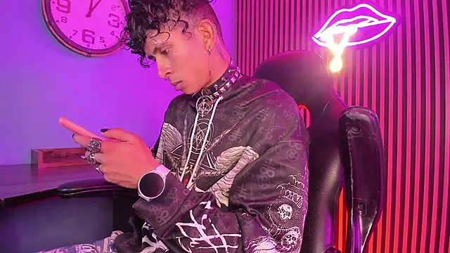 Snapshot of Maximoking26 chatting on 03-02-26, 03:52 Maximoking26 online show from 03-02-26, 03:52