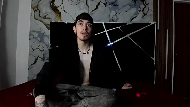 Snapshot of Couple_In_Heat chatting on 02-20-26, 08:09 Couple In Heat online show from 02-20-26, 08:09