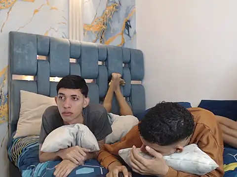 Snapshot of GOLD_BOYS chatting on 02-20-26, 01:22 GOLD BOYS online show from 02-20-26, 01:22