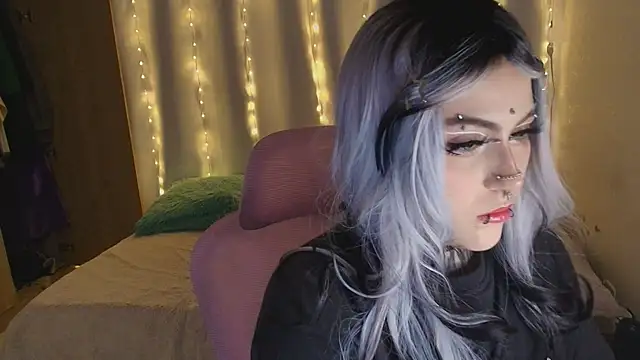 Snapshot of maliciaXpoison chatting on 02-24-26, 06:33 maliciaXpoison online show from 02-24-26, 06:33