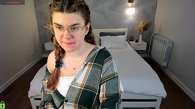 Snapshot of zoe_j0y chatting on 02-27-26, 09:31 zoe j0y online show from 02-27-26, 09:31