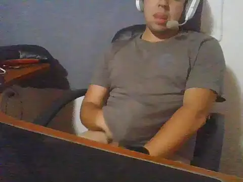 Snapshot of nene2309 chatting on 02-23-26, 05:05 nene2309 online show from 02-23-26, 05:05