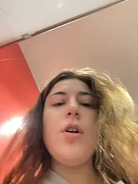 Snapshot of kate_nicepops999114 chatting on 02-26-26, 07:40 kate nicepops999114 online show from 02-26-26, 07:40