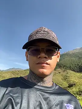 Maxtor  online show from 03-01-26, 01:35