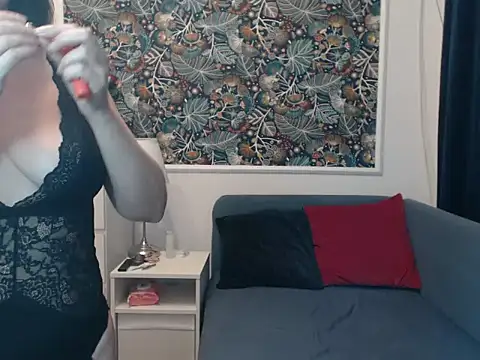 Snapshot of SaraGina chatting on 02-18-26, 09:00 SaraGina online show from 02-18-26, 09:00